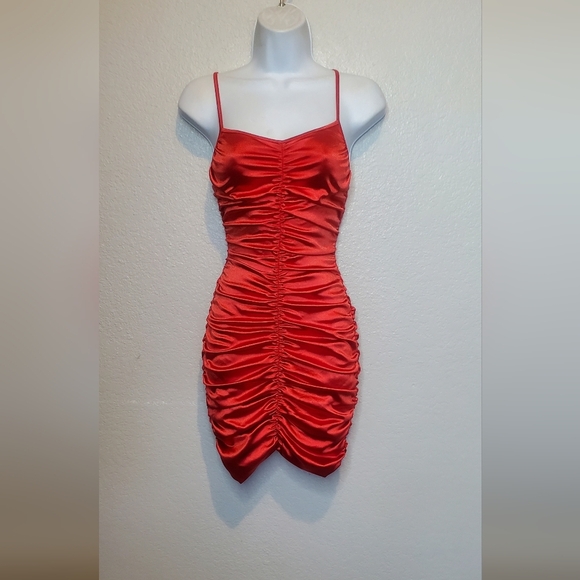 💚5/$25 Liz & Sara Red Datin Ruched Bodycon Mini Slip Dress Size Medium - Picture 1 of 6